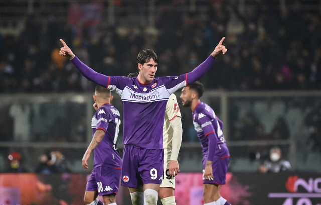 PA视讯游戏- 佛罗伦萨启用新人门将，神奇扑救助球队全身而退